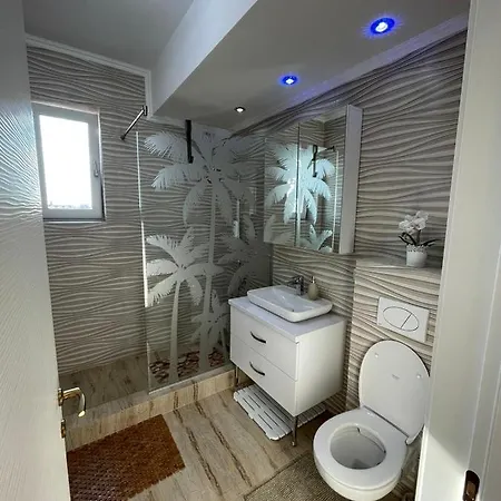 C&c Peacock Mamaia Nord * Нэводари